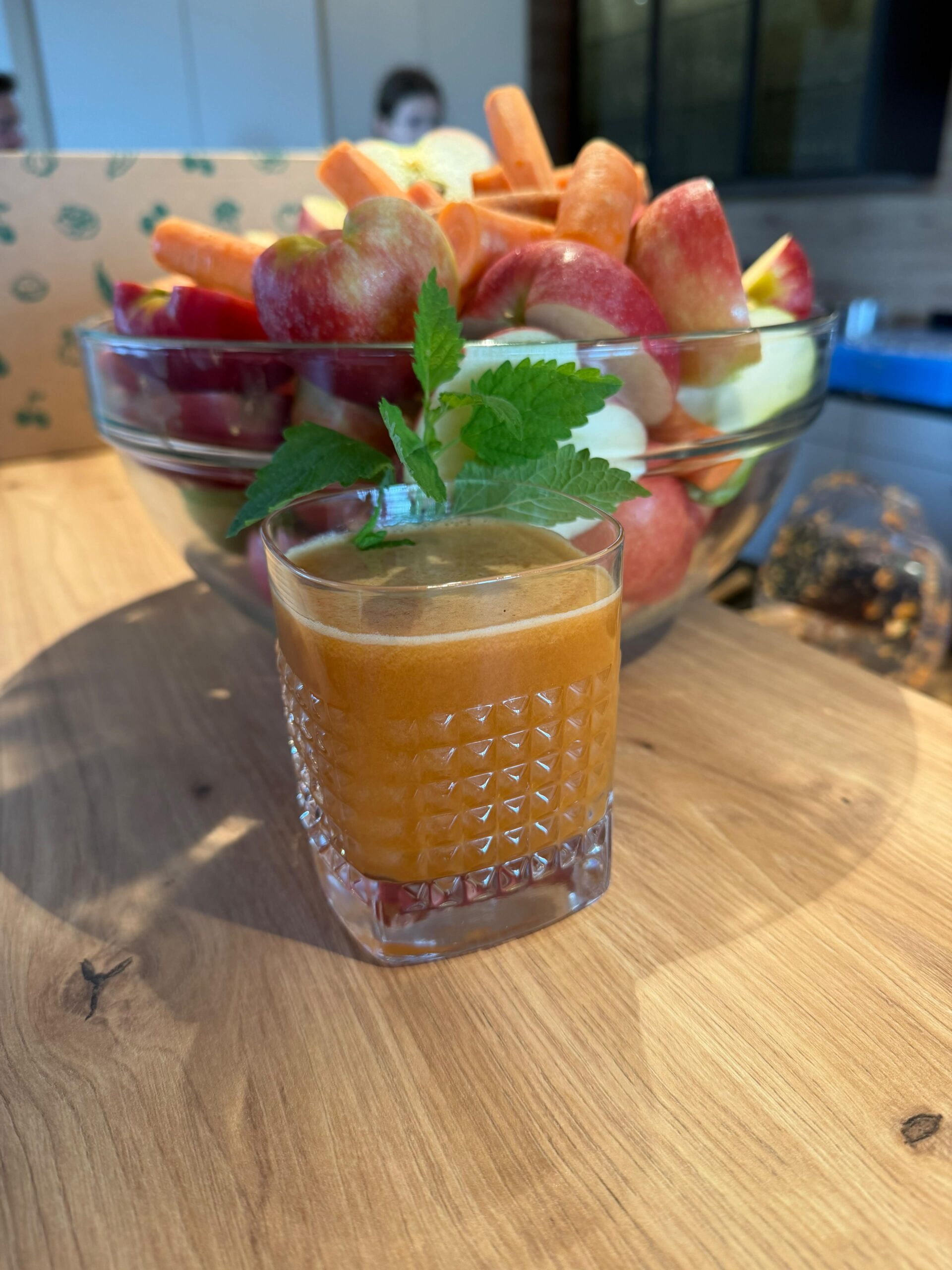 frischer Gemüse-Obst-Saft